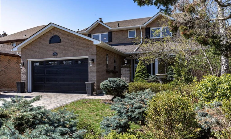2391 Arnold Crescent