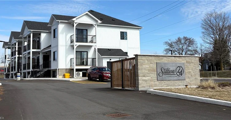 302-600 Norfolk Street, Norfolk County, ON, N3Y 0H5