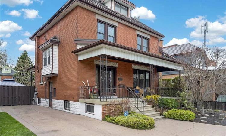 188 Park Row S