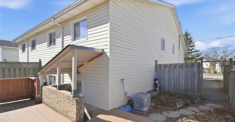 Lower-113 Commercial Street, Welland, ON, L3B 5Z1