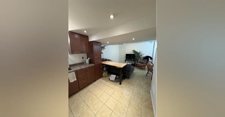 Bsmt-20 Queensdale Avenue W, Hamilton, ON, L9C 1B5 - 6