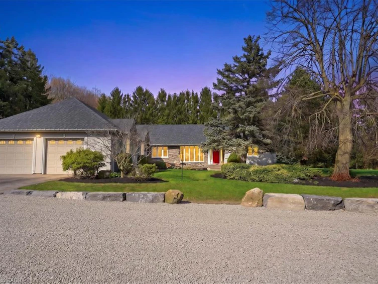 19 Concession 5 E, Hamilton, ON, L8B 1K4