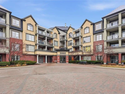 226-3060 Rotary Way - 2