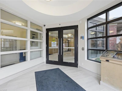 226-3060 Rotary Way - 3