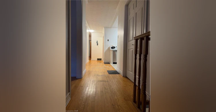 UPPER-10 Fairington Crescent, Hamilton, ON, L8E 3N4 - 3