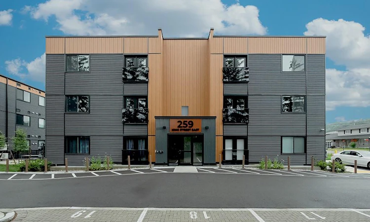 3A-259 King Street E