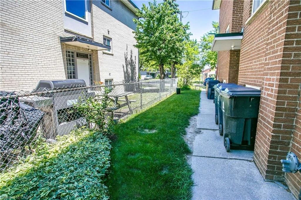 54 Rabbit Lane, Toronto, ON, M9B 5S7 - 8
