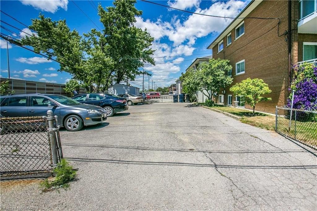 54 Rabbit Lane, Toronto, ON, M9B 5S7 - 6