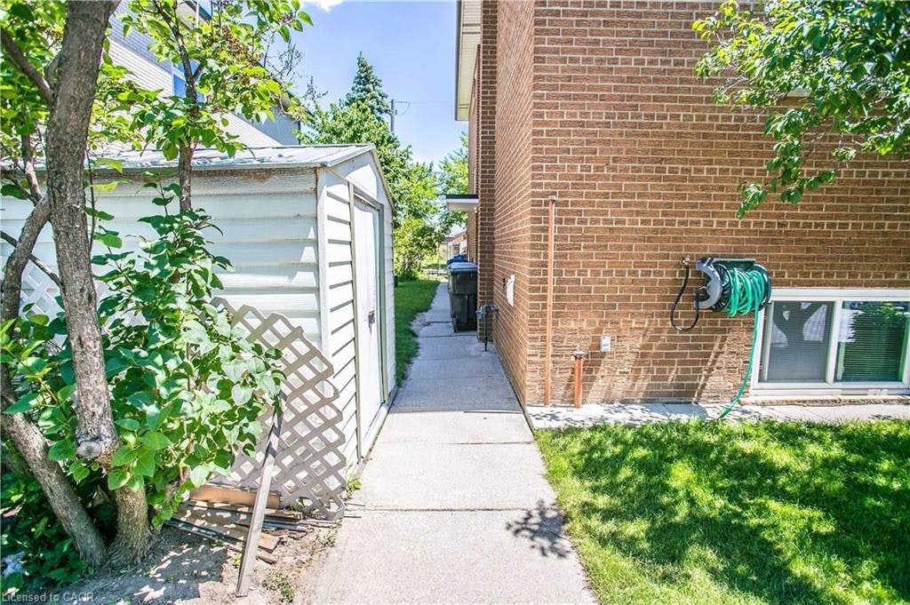 54 Rabbit Lane, Toronto, ON, M9B 5S7 - 9