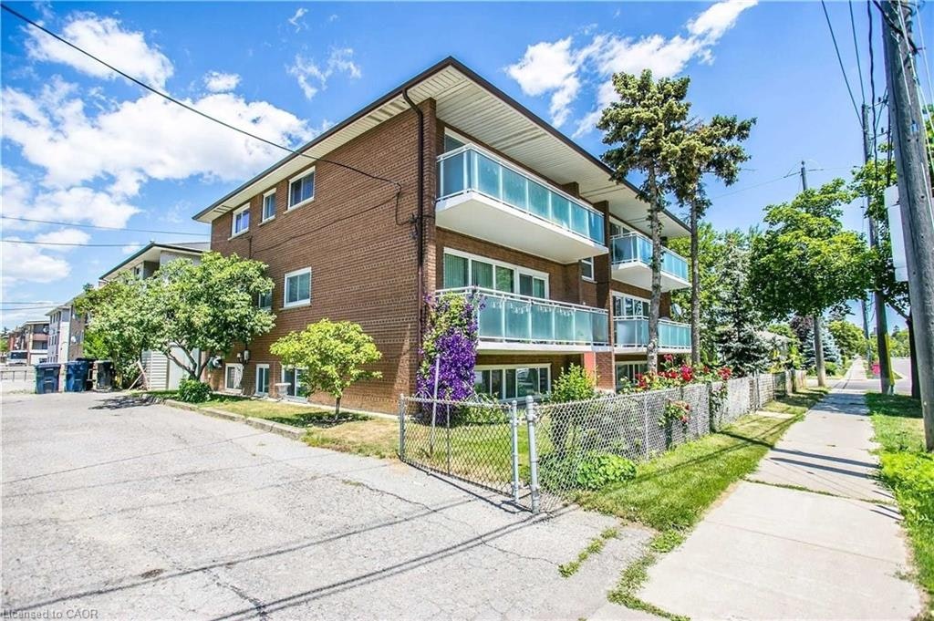 54 Rabbit Lane, Toronto, ON, M9B 5S7 - 5