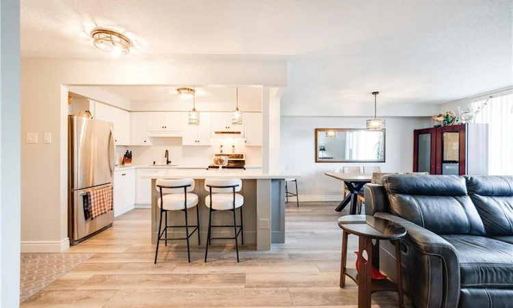 401-9 Bonheur Court