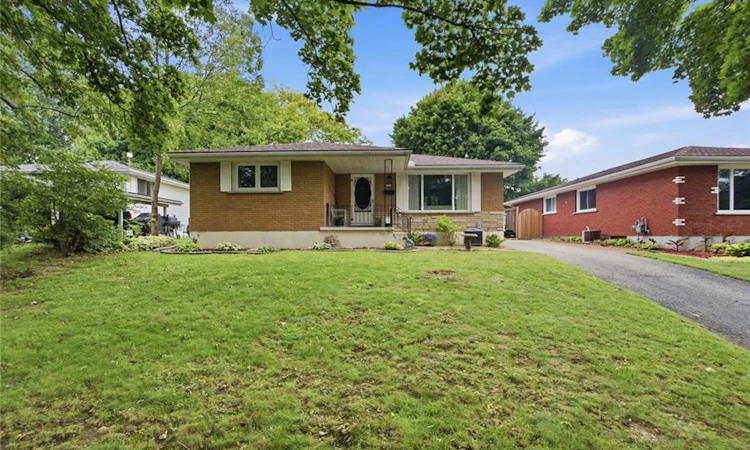 13 Mackay Avenue
