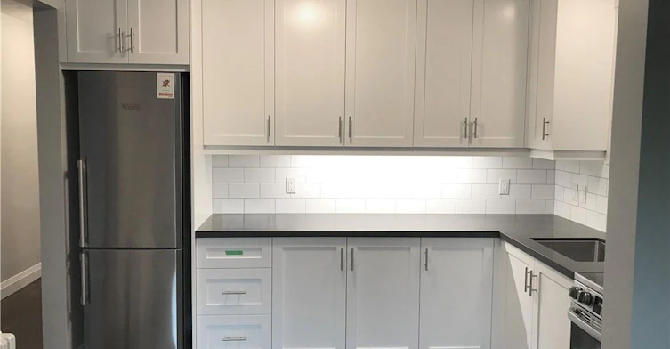 1-273 Lakeshore Road E, Mississauga, ON, L5G 1G8