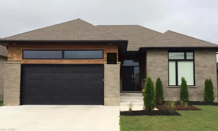 613 Sweetbay Crescent