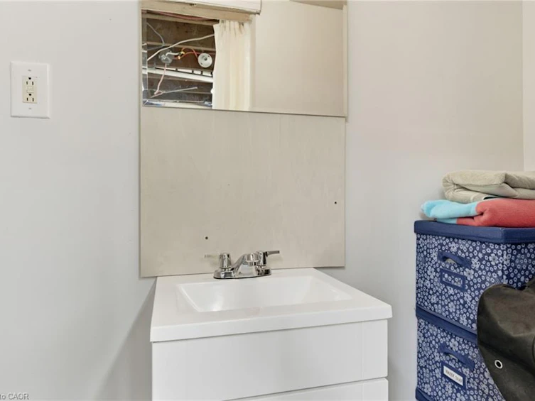 267 Thayer Avenue, Hamilton, ON, L9A 1J6 - 25