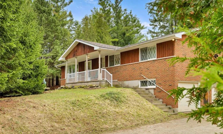 4620 Sideroad 20 N Road