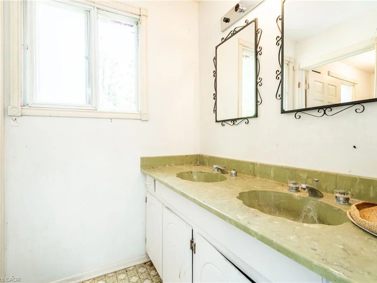 6746 Appleby Line, Burlington, ON, L7M 0P7 - 36