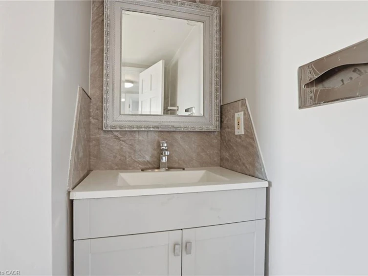687 Upper James Street, Hamilton, ON, L9C 2Z4 - 22