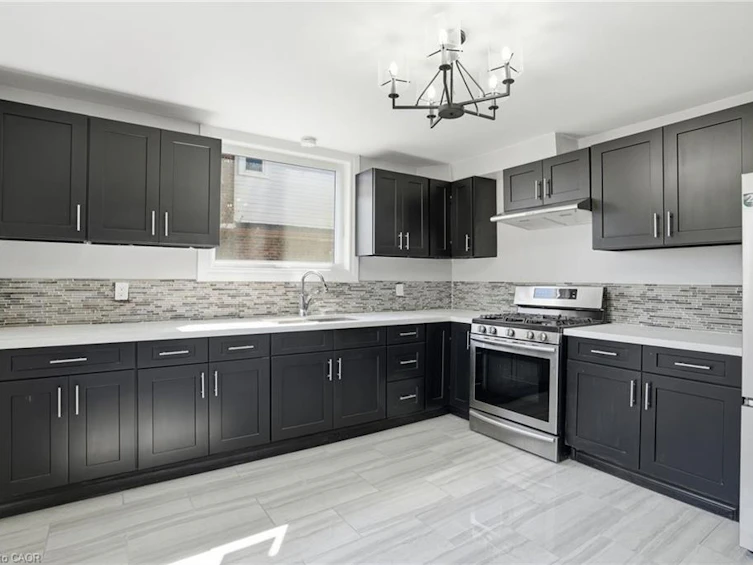 687 Upper James Street, Hamilton, ON, L9C 2Z4 - 13