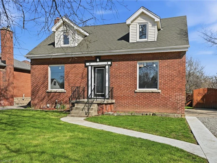 687 Upper James Street, Hamilton, ON, L9C 2Z4 - 2