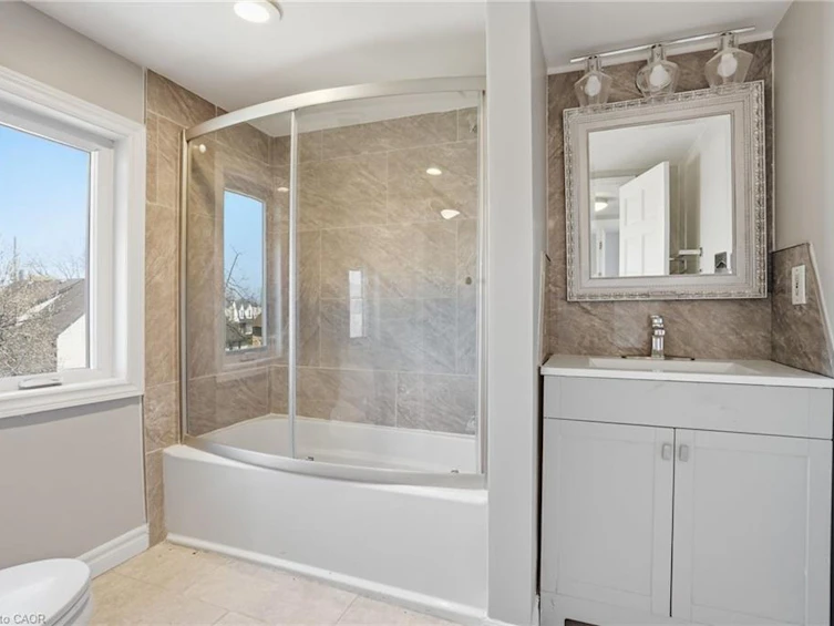 687 Upper James Street, Hamilton, ON, L9C 2Z4 - 21