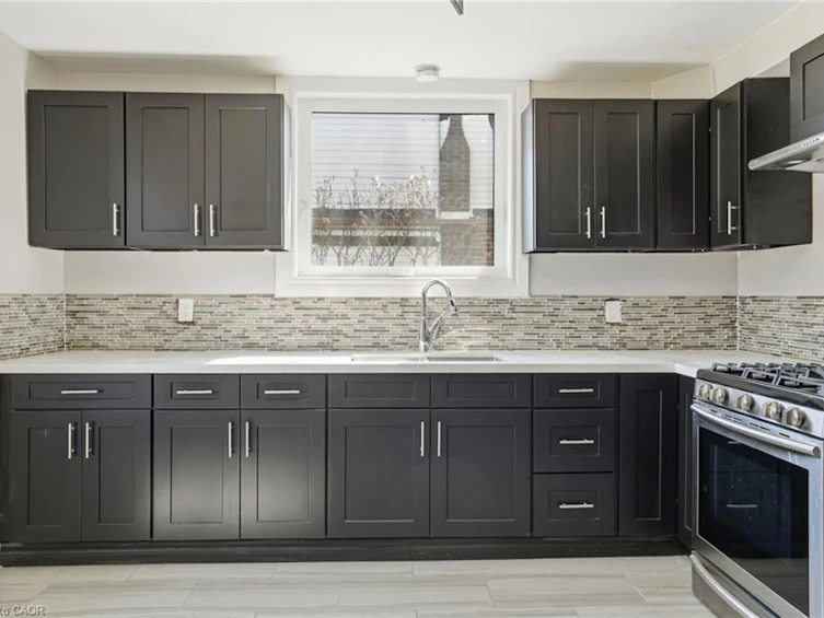 687 Upper James Street, Hamilton, ON, L9C 2Z4 - 11