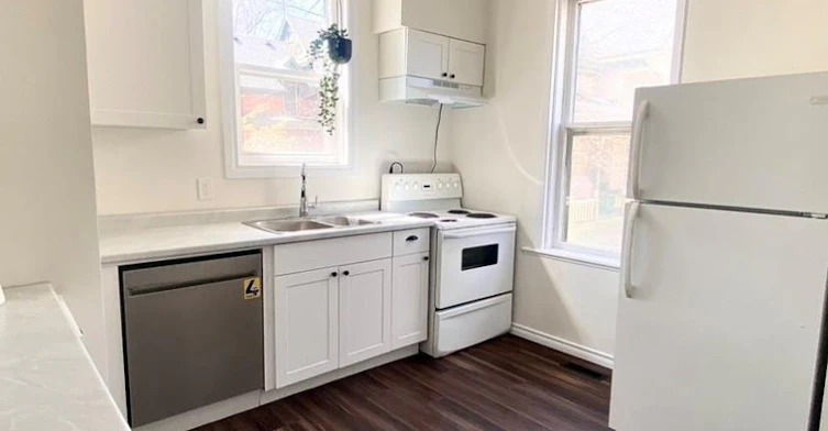 A-17 Hilda Place, Kitchener, ON, N2G 1K4 - 3