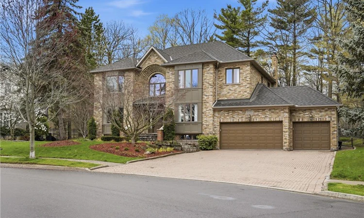 1121 Forestvale Drive