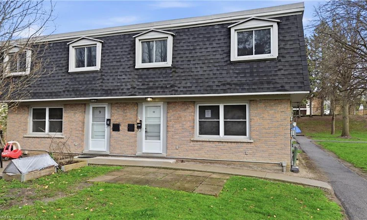 10-76 Borden Parkway