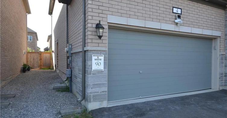 B-4 Findlay Drive, Hamilton, ON, L9K 0H4 - 2
