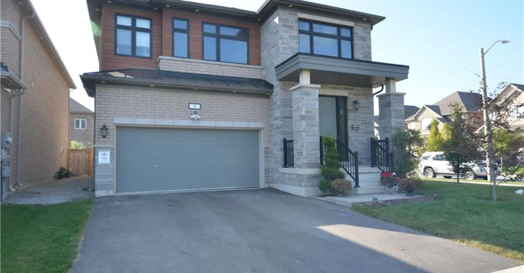B-4 Findlay Drive, Hamilton, ON, L9K 0H4