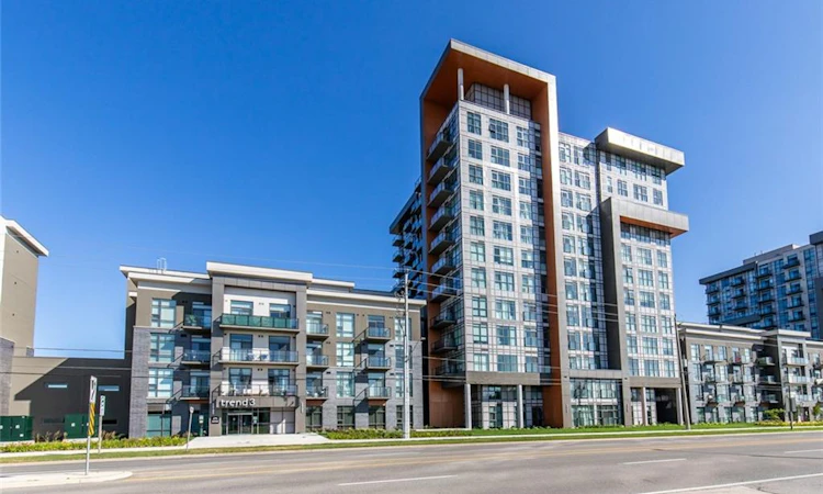 804-470 Dundas Street E