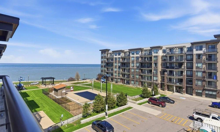 406-40 Esplanade Lane