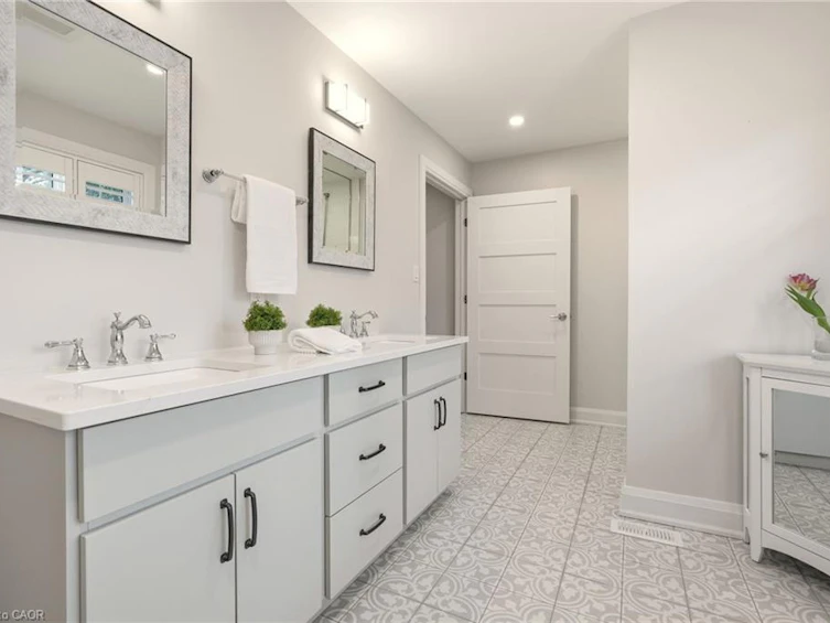 1354 No 1 Side Road, Burlington, ON, L7P 0R9 - 29