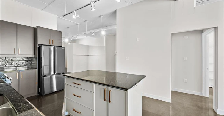 614-66 Bay Street S, Hamilton, ON, L8P 4Z6 - 14