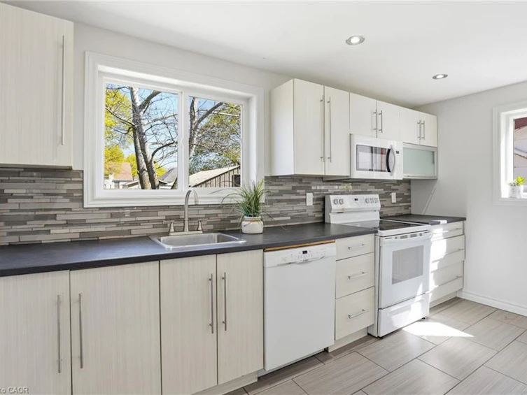 95 East 23rd Street, Hamilton, ON, L8V 2W7 - 18