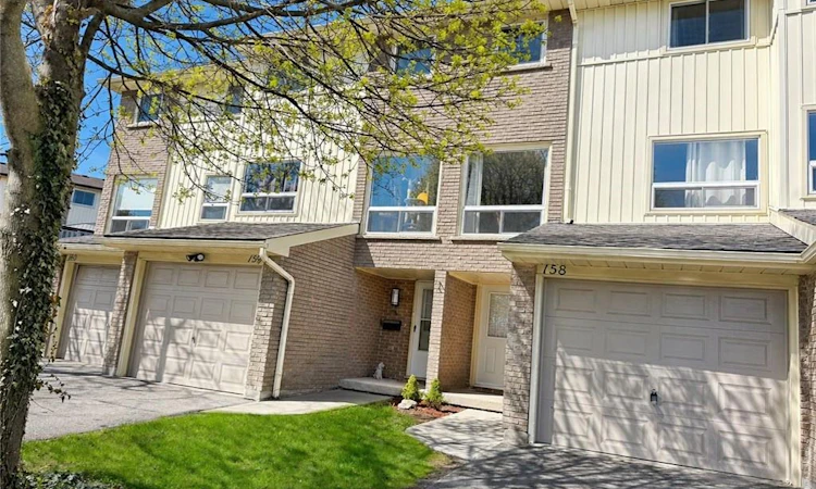 158-11 Queenslea Drive
