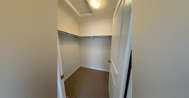 26-290 Equestrian Way, Cambridge, ON, N3E 0E7 - 26