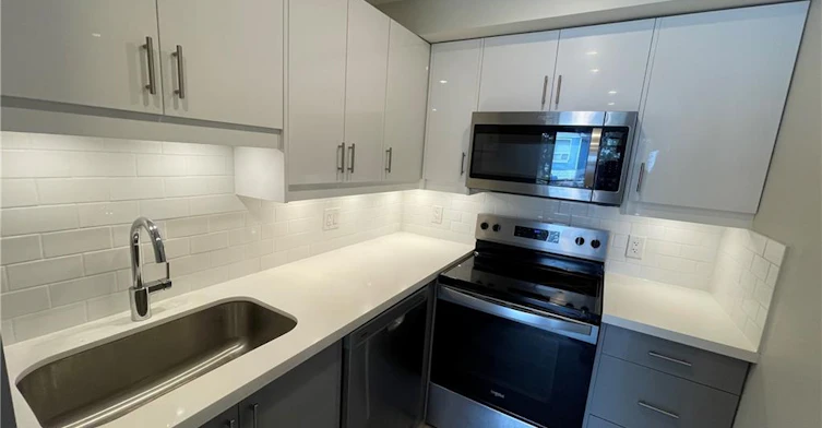 103-700 Lawrence Road, Hamilton, ON, L8K 1Z5 - 2