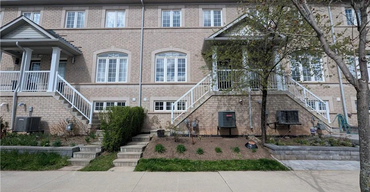 2307 Sutton Drive, Burlington, ON, L7L 6Z3