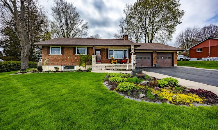 15 Ryerse Crescent
