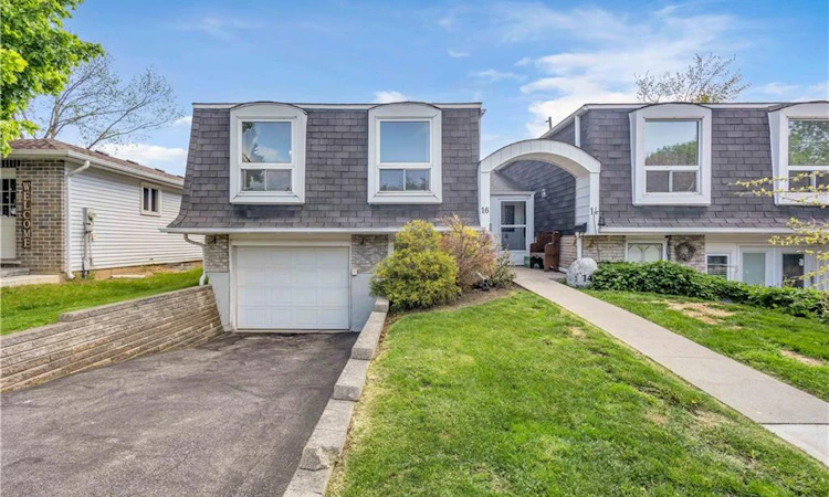 16 Nautical Road