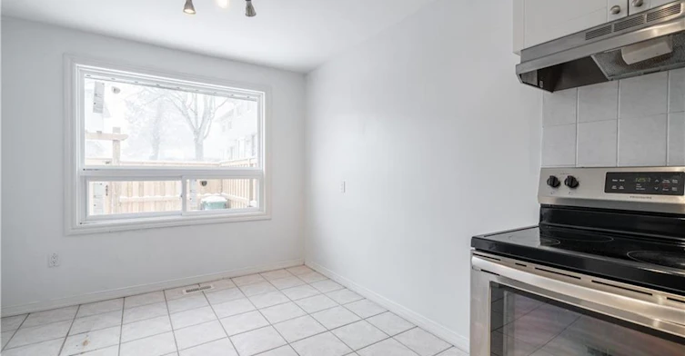 16-117 Bonaventure Drive, Hamilton, ON, L9C 4P8 - 11