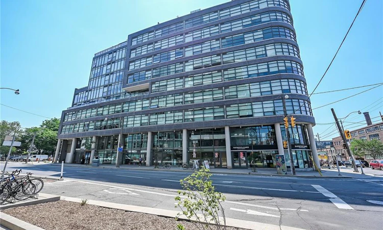 902-1201 Dundas Street E