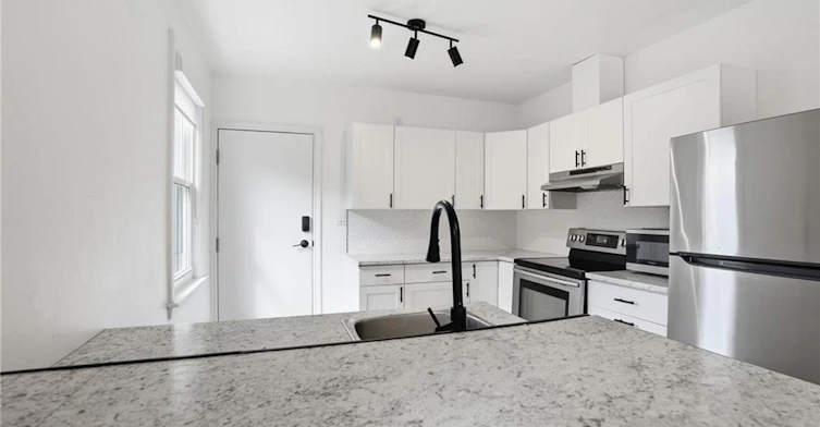 1-105 Longwood Road N, Hamilton, ON, L8S 3V5 - 13