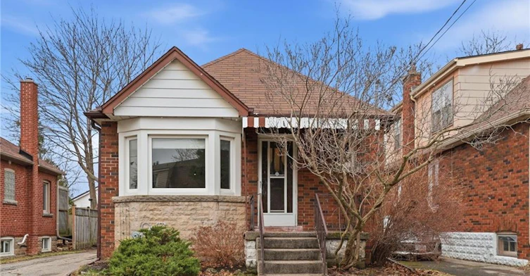 1-105 Longwood Road N, Hamilton, ON, L8S 3V5 - 3