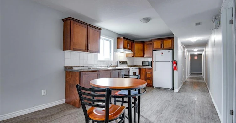 4-151 Bridgeport Road E, Waterloo, ON, N2J 2K3 - 9