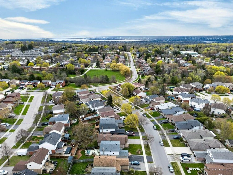 24 Braeheid Avenue, Hamilton, ON, L8B 0C5 - 46