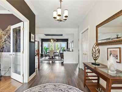 10 Featherstone Avenue - 5
