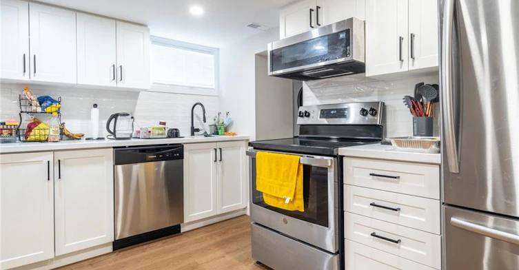 BSMT-213 Inverness Avenue E, Hamilton, ON, L9A 1H1 - 11